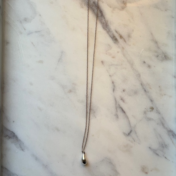 HP! ππ Tiffany & Co. Elsa Peretti Teardrop Pendant in Sterling Silver - Picture 8 of 11